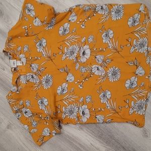 Lightweight floral top